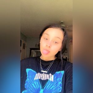 Meet your Posher, Kayla